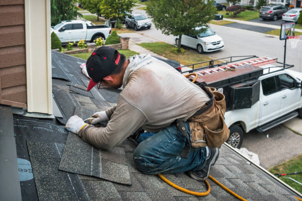 Professional Roofing technician working in Harpersville, AL
